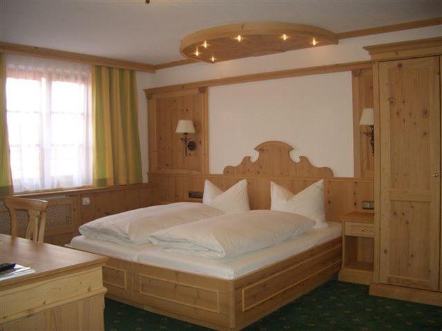 אואפהופן Gasthof & Hotel Jaegerwirt חדר תמונה